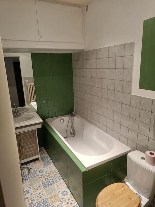 Au Charme Authentique Apartment